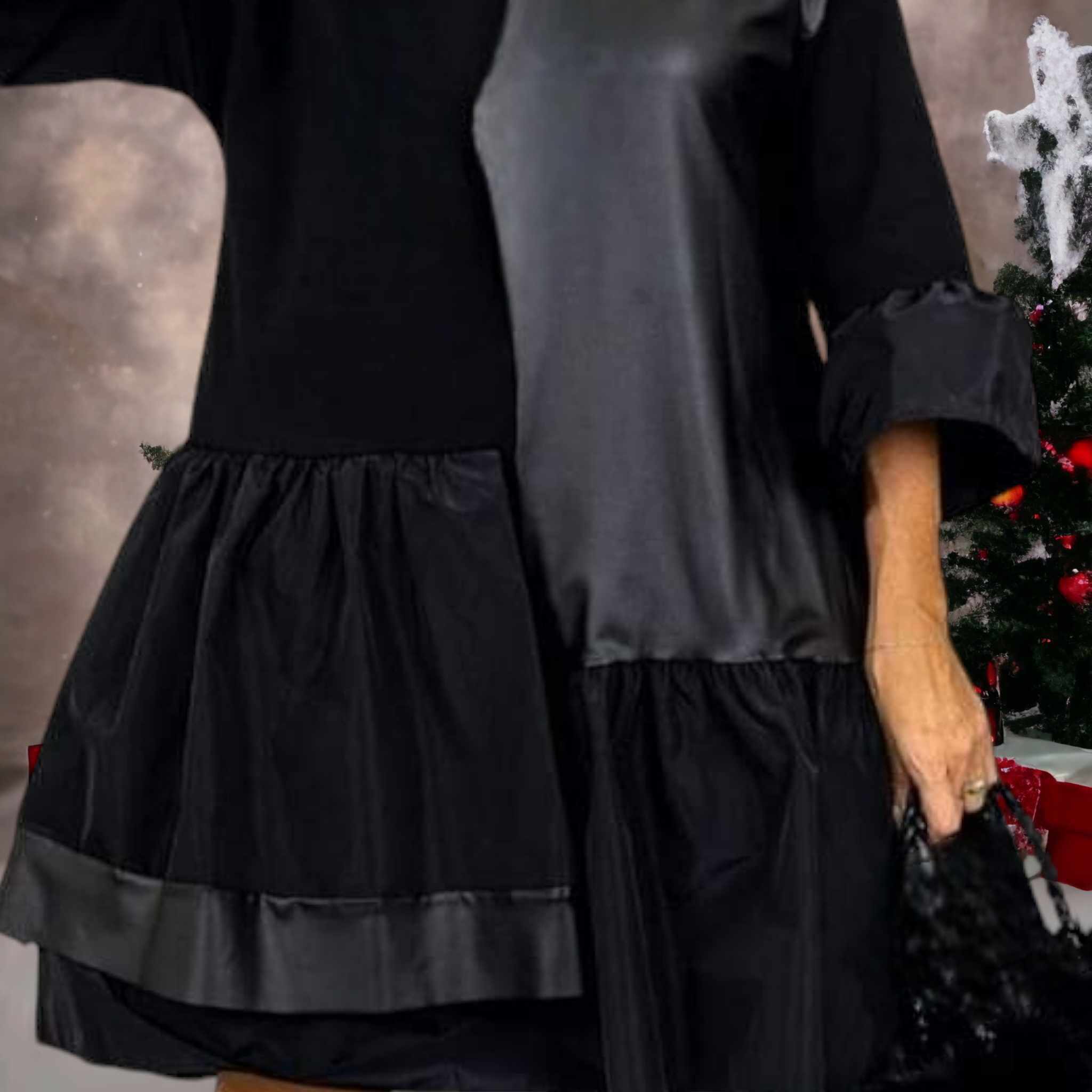 Sukienka Zoja  z falbankami asymetryczna i eko skórą na przodzie dekolt V  czarna - Italia zdjęcie 3