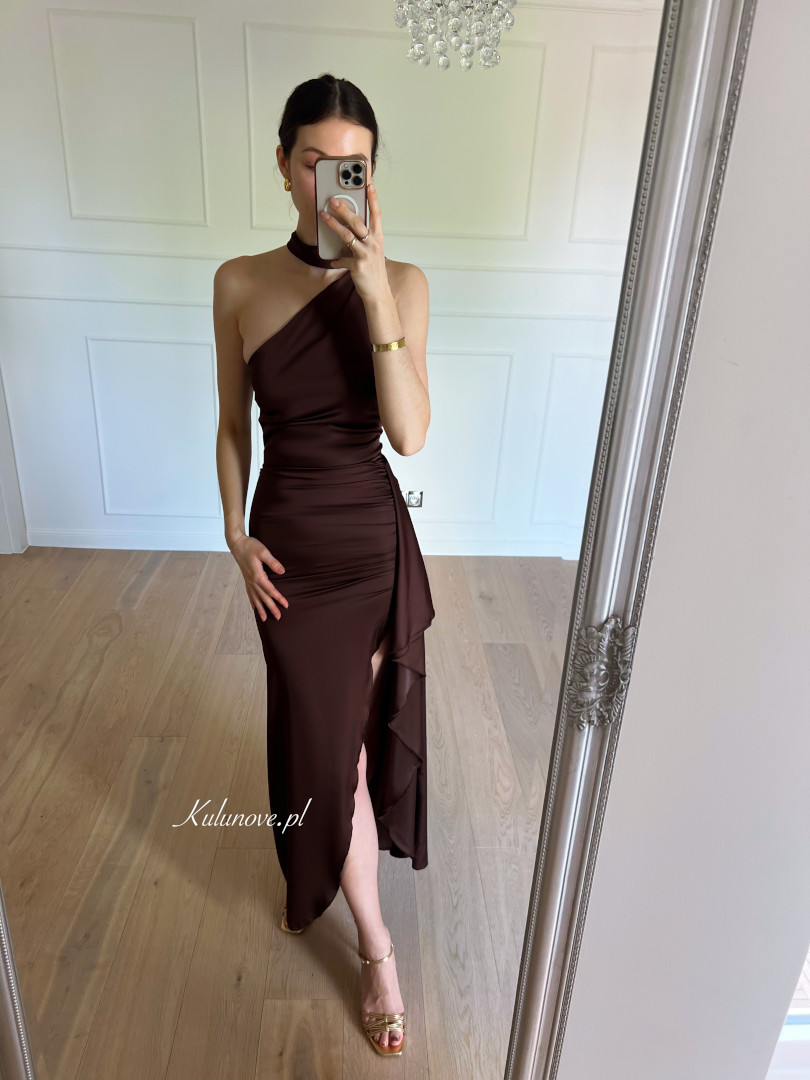 Chicago chocolate satin one-shoulder dress with tie and ruffle - Kulunove image 3