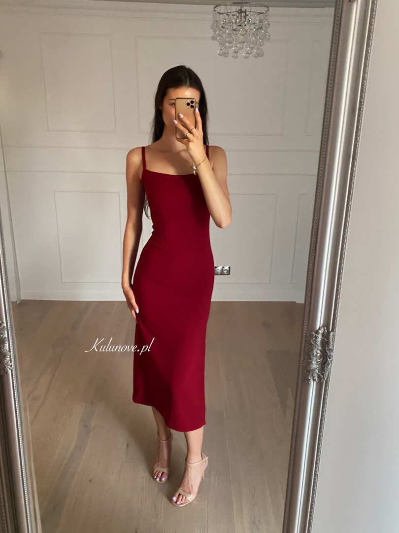 Michelle - maroon midi dress with fitted straps - Kulunove image 2