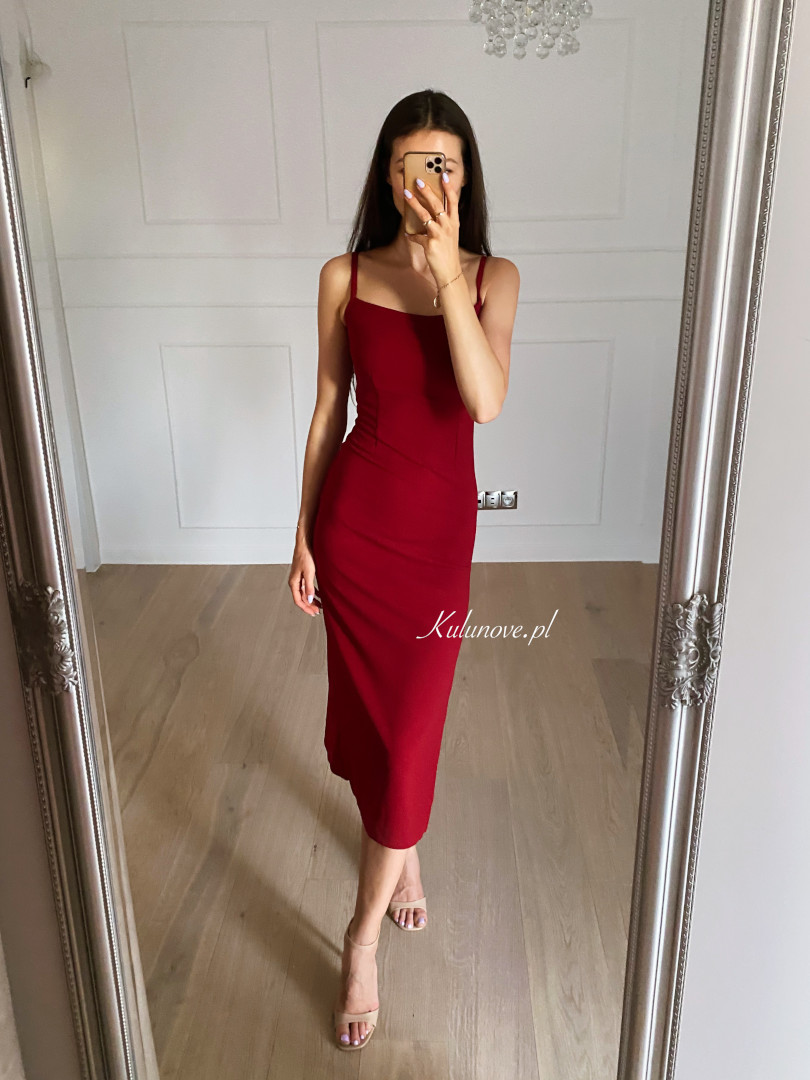 Michelle - maroon midi dress with fitted straps - Kulunove image 3
