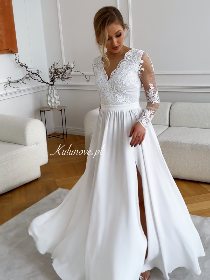 Marietta - white wedding dress with lace sleeves - Kulunove image 2