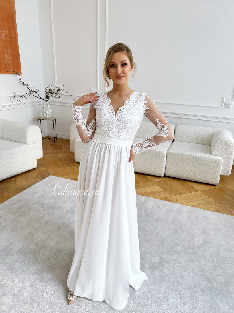 Marietta - white wedding dress with lace sleeves - Kulunove image 1