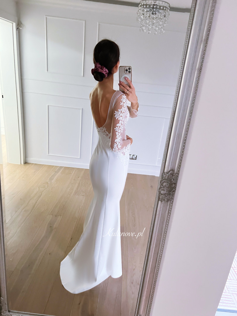 Bella - long sleeve lace fishnet wedding dress - Kulunove image 4