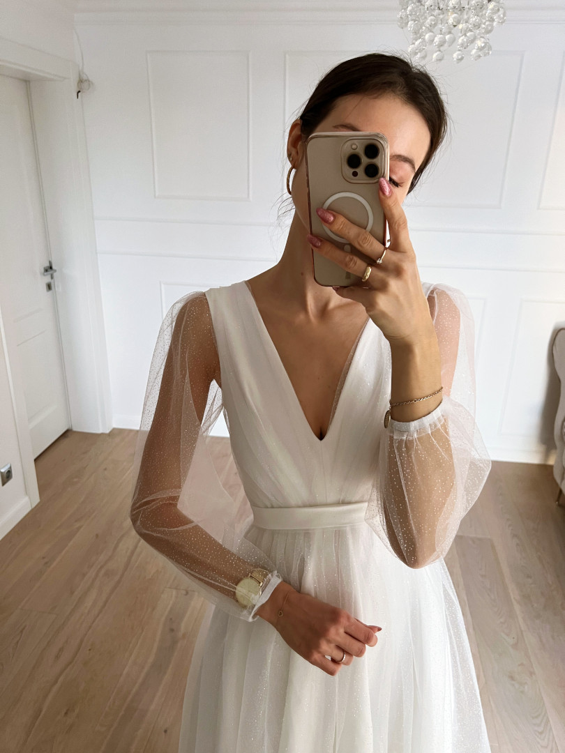 Alice - tulle midi wedding dress with sleeves - Kulunove image 2