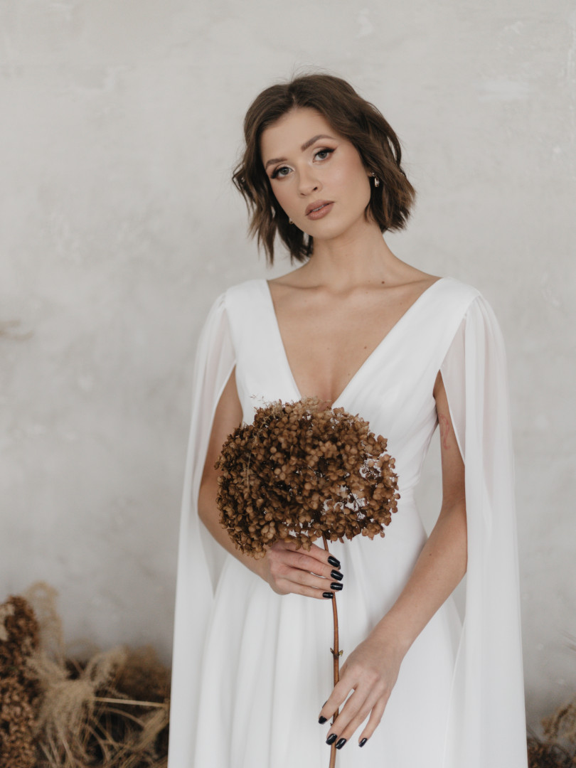 Swan - chiffon wedding dress with covered shoulders - Kulunove image 2