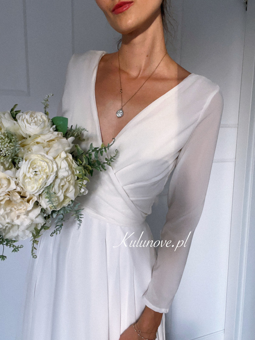 Thin envelope wedding sweater tied in several ways - Kulunove image 4