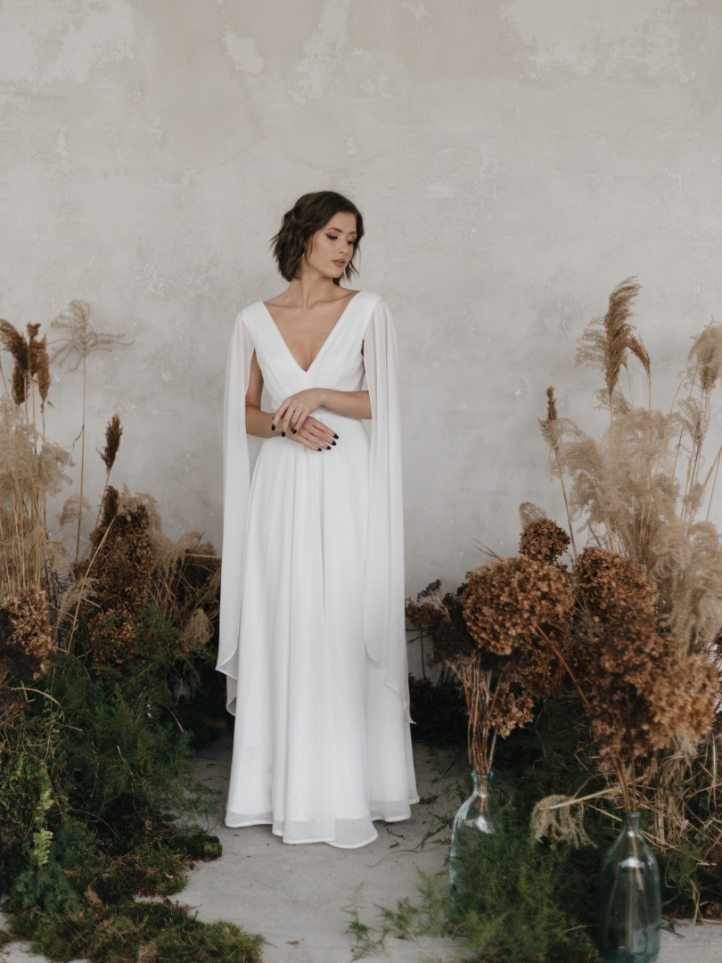 Swan - chiffon wedding dress with covered shoulders - Kulunove image 1