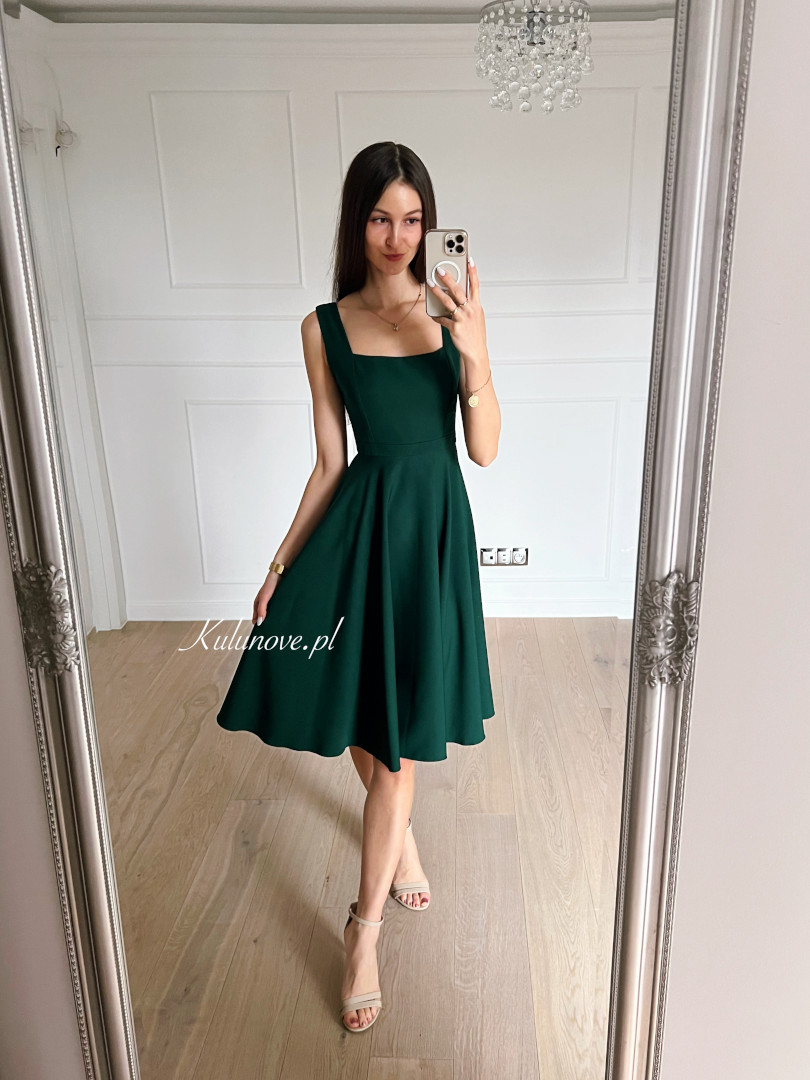 Karlie midi - sukienka midi w kolorze butelkowej zieleni idealna dla druhny - Kulunove zdjęcie 4