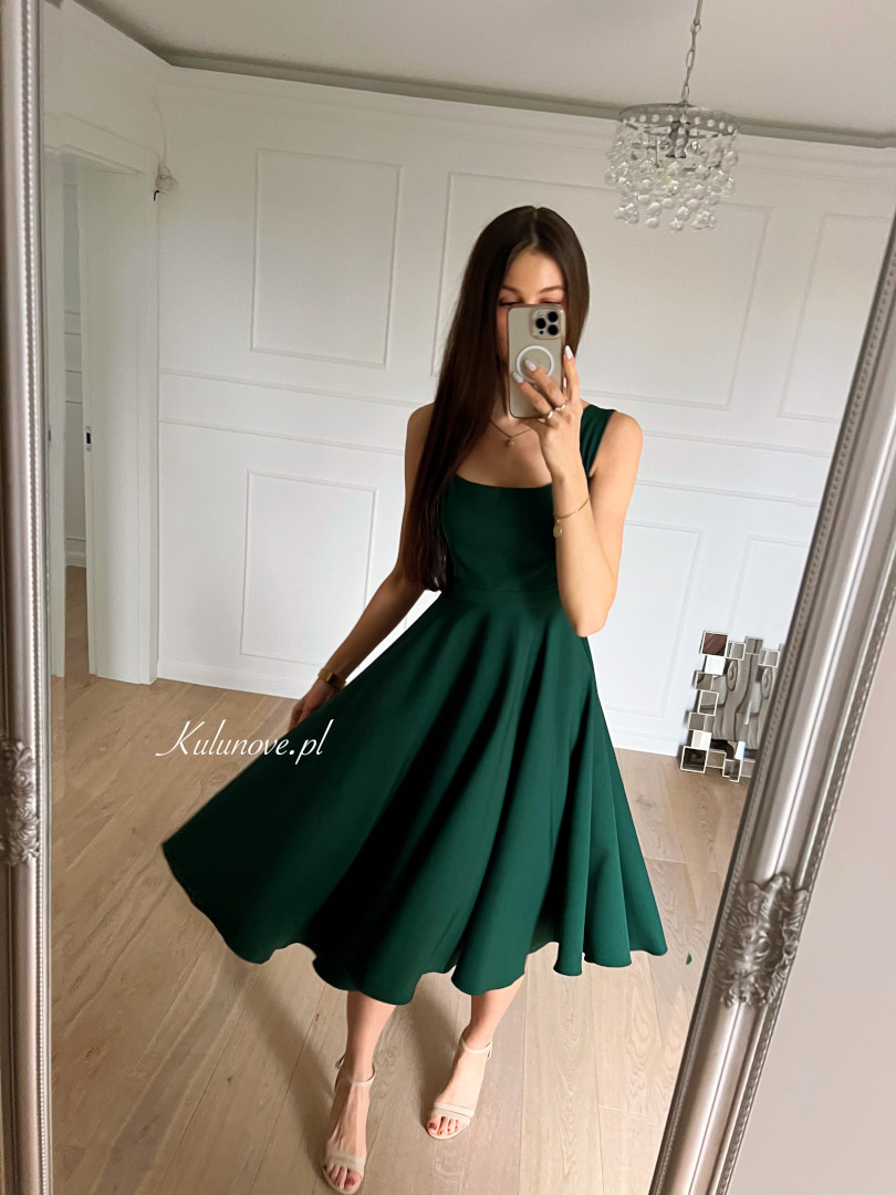 Karlie midi - sukienka midi w kolorze butelkowej zieleni idealna dla druhny - Kulunove zdjęcie 2
