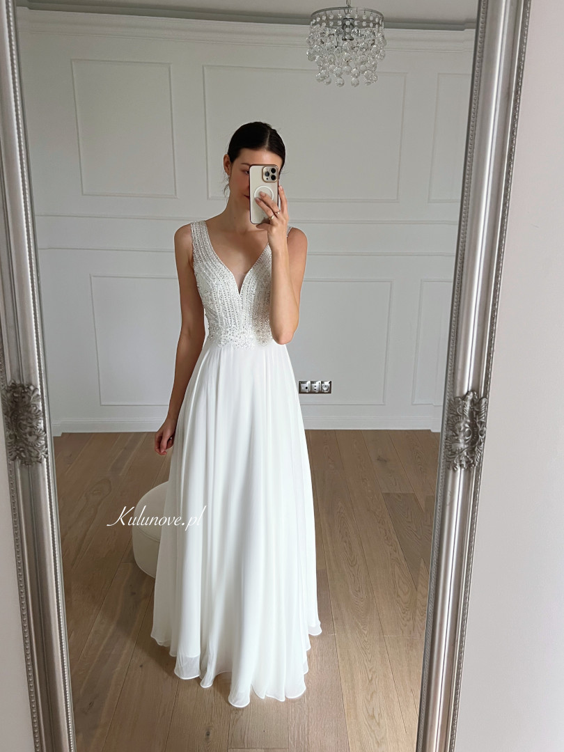 Princess muslin - ecru A-line wedding dress with embroidered top - Kulunove image 4