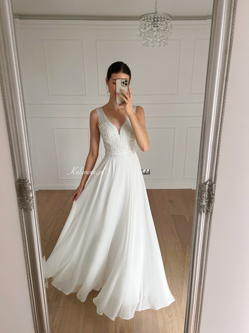 Princess muslin - ecru A-line wedding dress with embroidered top - Kulunove image 2