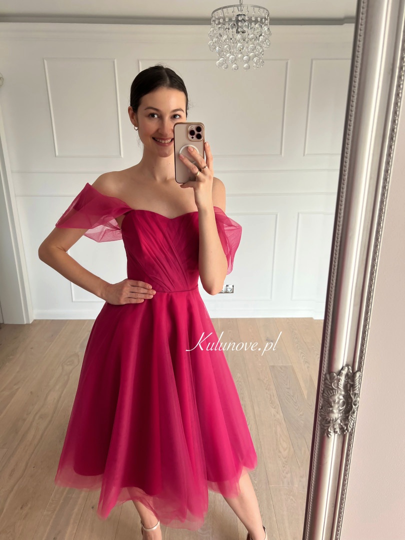 Selena - tulle midi dress with falling sleeves in fuchsia color - Kulunove image 2