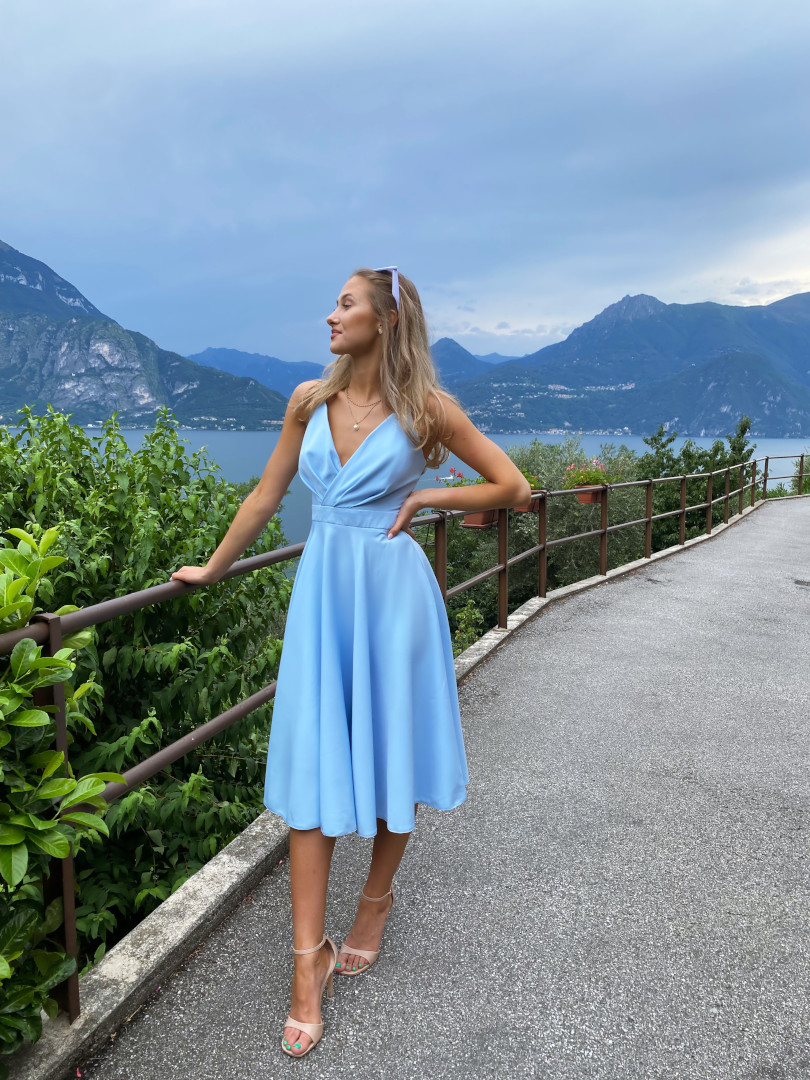 Elisabeth midi - flared blue dress with envelope neckline - Kulunove image 1