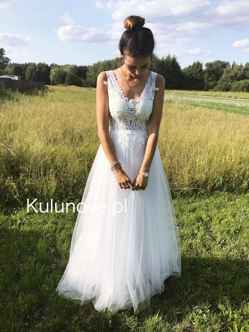 Diana - suknia ślubna z tiulowym dołem - Kulunove zdjęcie 3