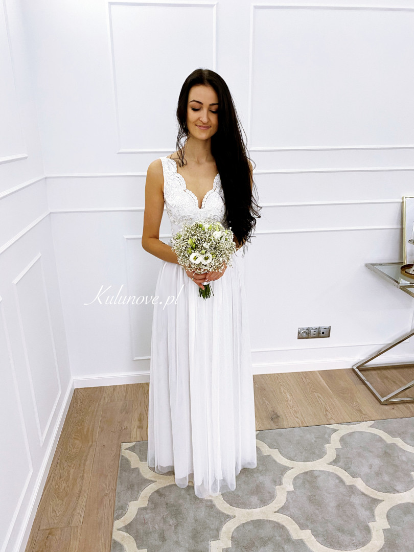 Sarah - white wedding dress with tulle layered bottom - Kulunove image 3