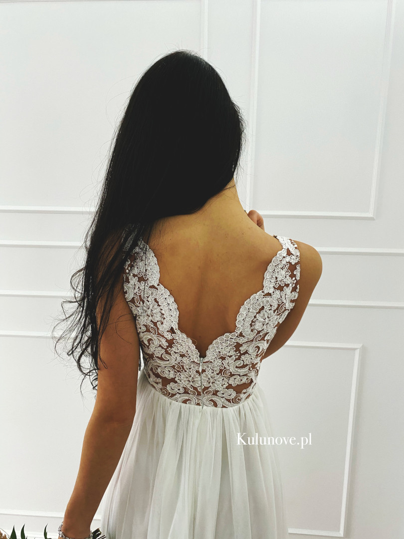 Sarah - biała suknia ślubna z beżowo-białym gorsetem - Kulunove zdjęcie 4