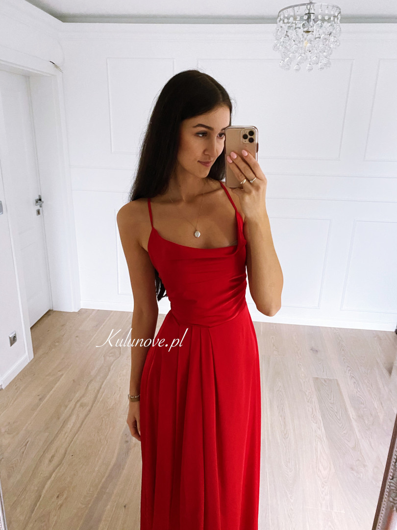 Ava - elegancka czerwona sukienka z satyny - Kulunove zdjęcie 3