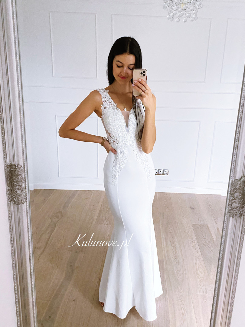 Charlotte - fitted embellished wedding dress in the shape of a fishnet - Kulunove image 2