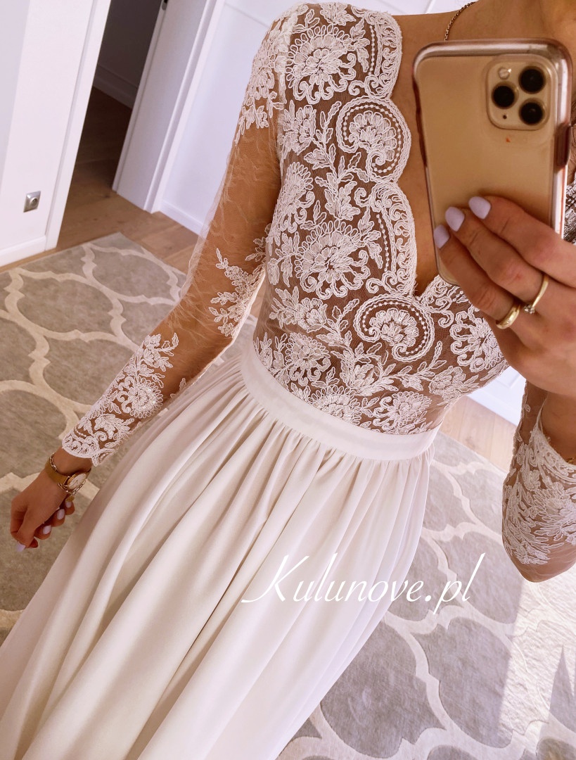 Marietta - white long sleeve wedding dress with beige lining - Kulunove image 3