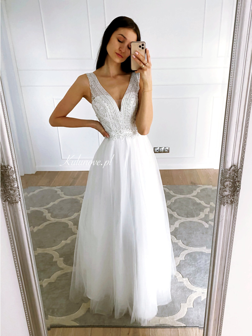 Princess - embroidered wedding dress with a princess cut tulle bottom - Kulunove image 1