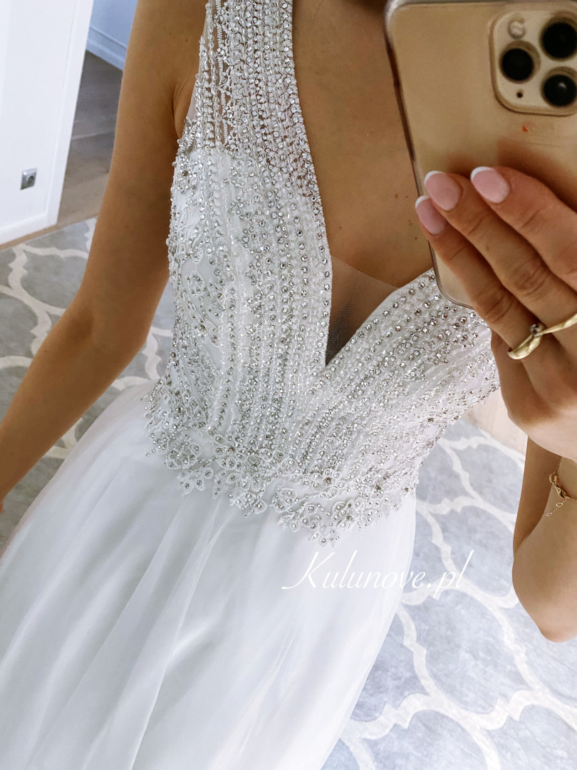 Princess - embroidered wedding dress with a princess cut tulle bottom - Kulunove image 2