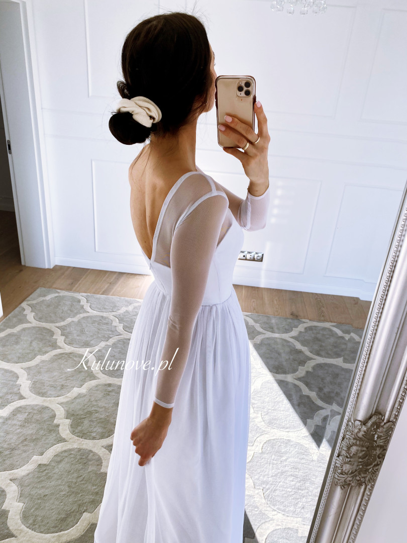 Mona - classic simple wedding dress with elastic sleeves - Kulunove image 2