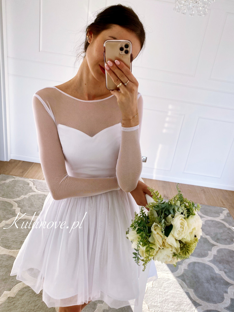 Mona mini - short flared dress in white - Kulunove image 1
