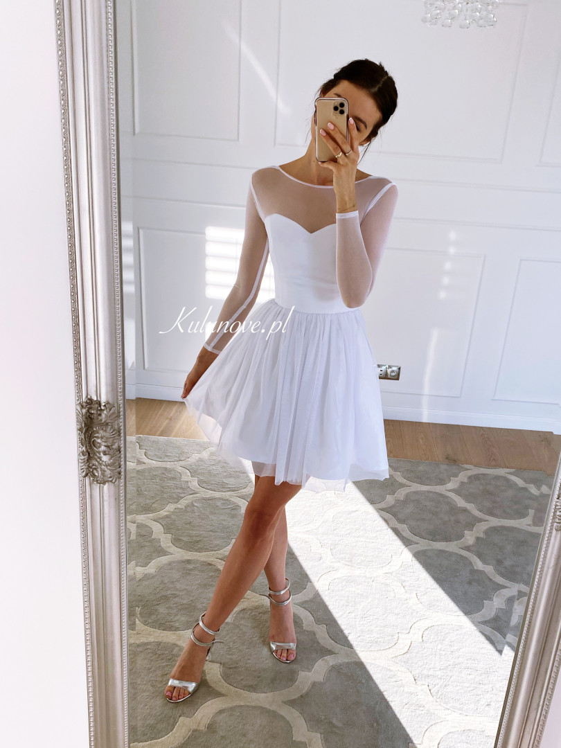 Mona mini - short flared dress in white - Kulunove image 3