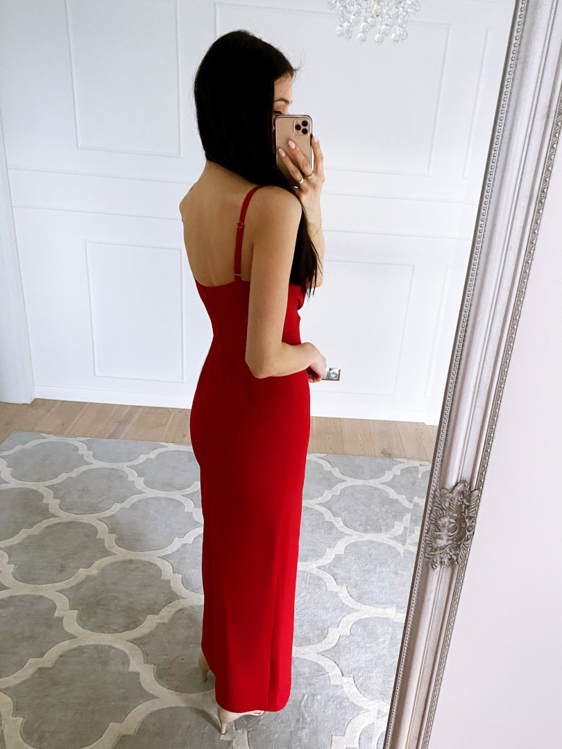 Andrea - fitted long red dress with strut - Kulunove image 4