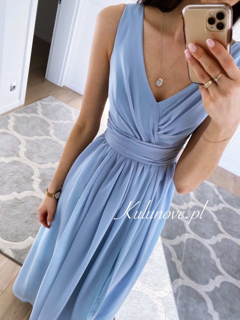 Molly - long blue dress with a crease at the neckline - Kulunove image 2