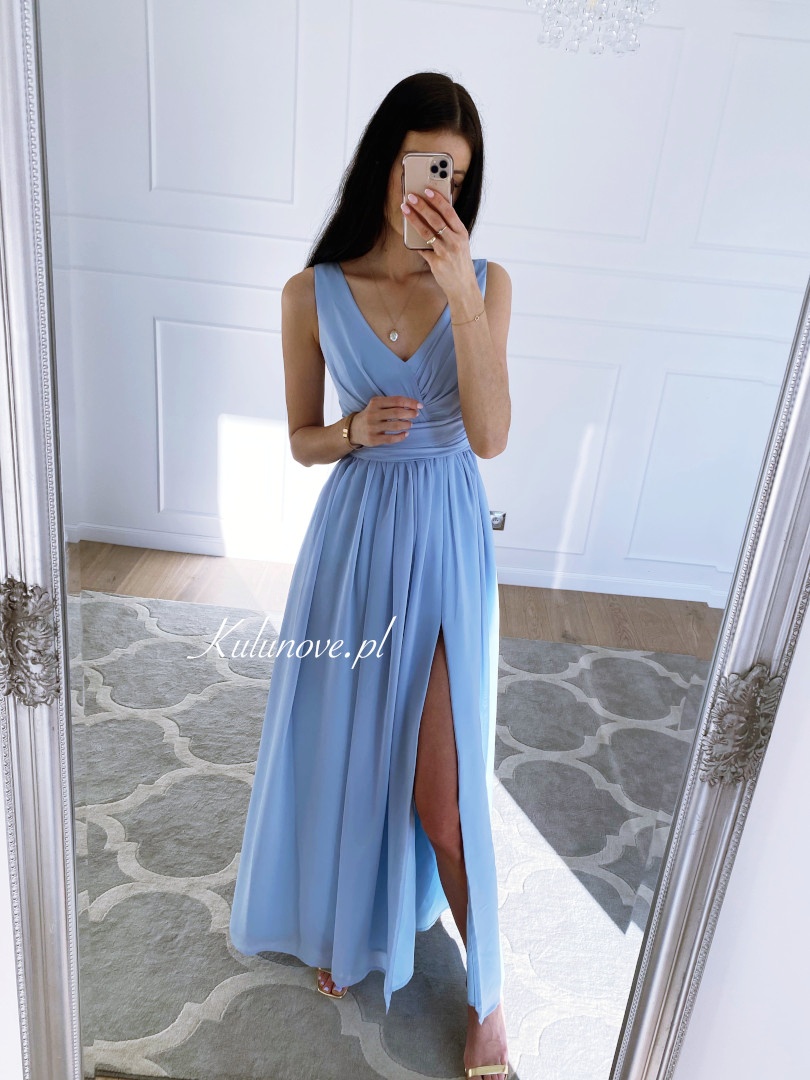 Molly - long blue dress with a crease at the neckline - Kulunove image 1