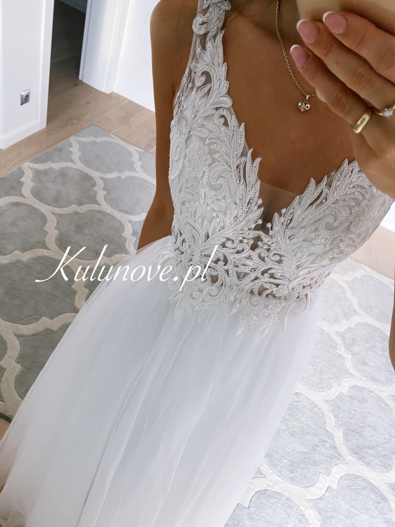 Valeria - gown with lace bodice and voluminous tulle skirt - Kulunove image 2