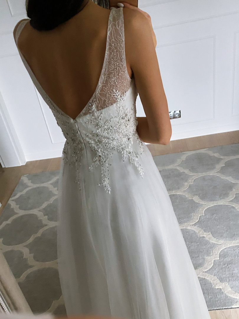 Nadine - wedding dress with tulle bottom and embellished bodice - Kulunove image 4