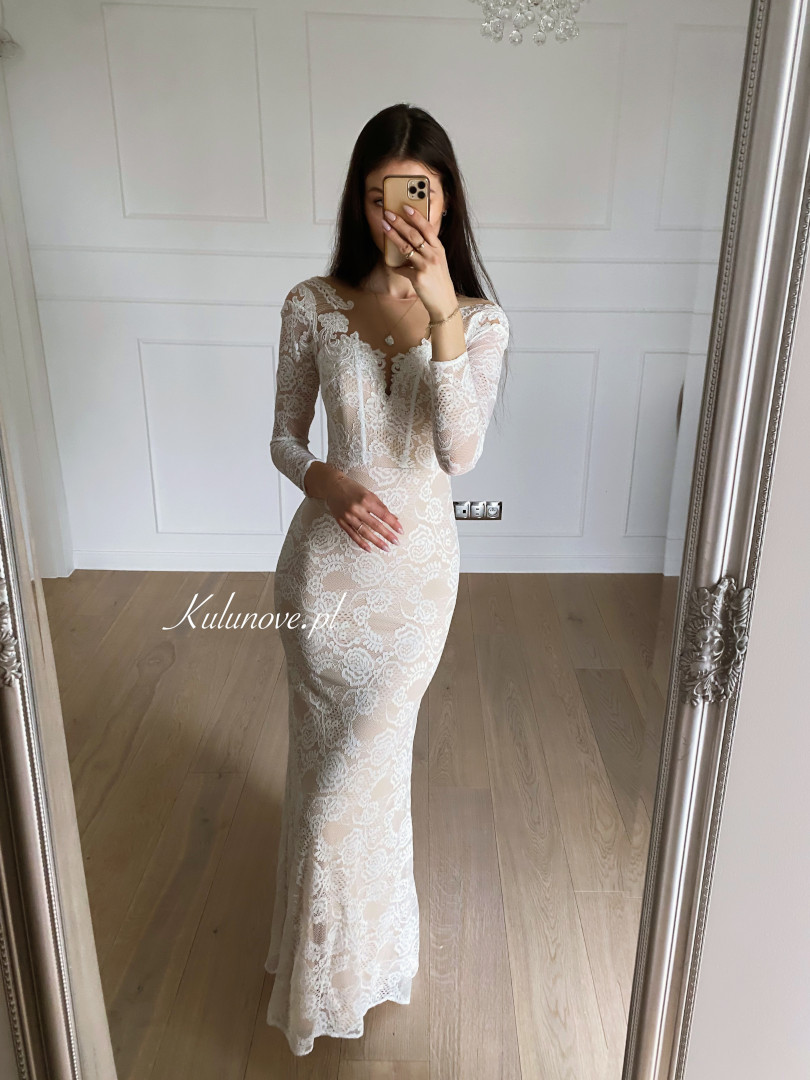 Gianna - fitted lace wedding dress in a fishtail shape with long sleeves - Kulunove image 1