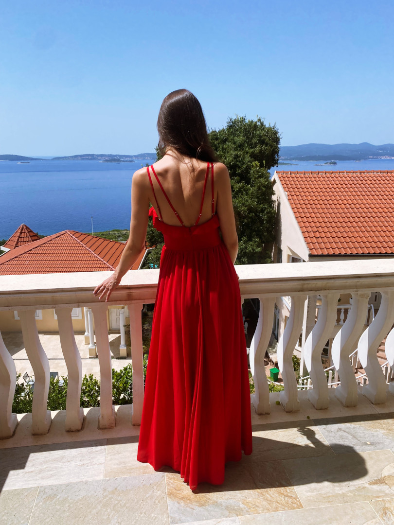 Ornelia - long chiffon red spangled dress with frills - Kulunove image 4
