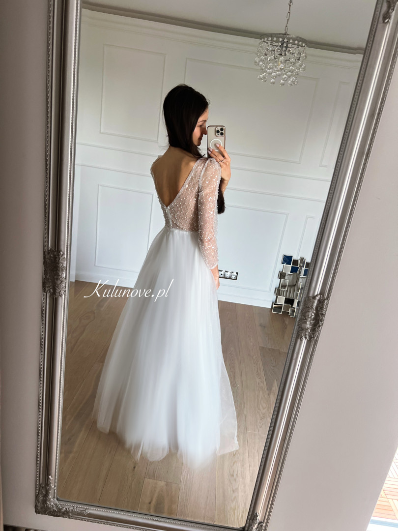 Catherine - glittering wedding dress with glamour sleeves - Kulunove image 4
