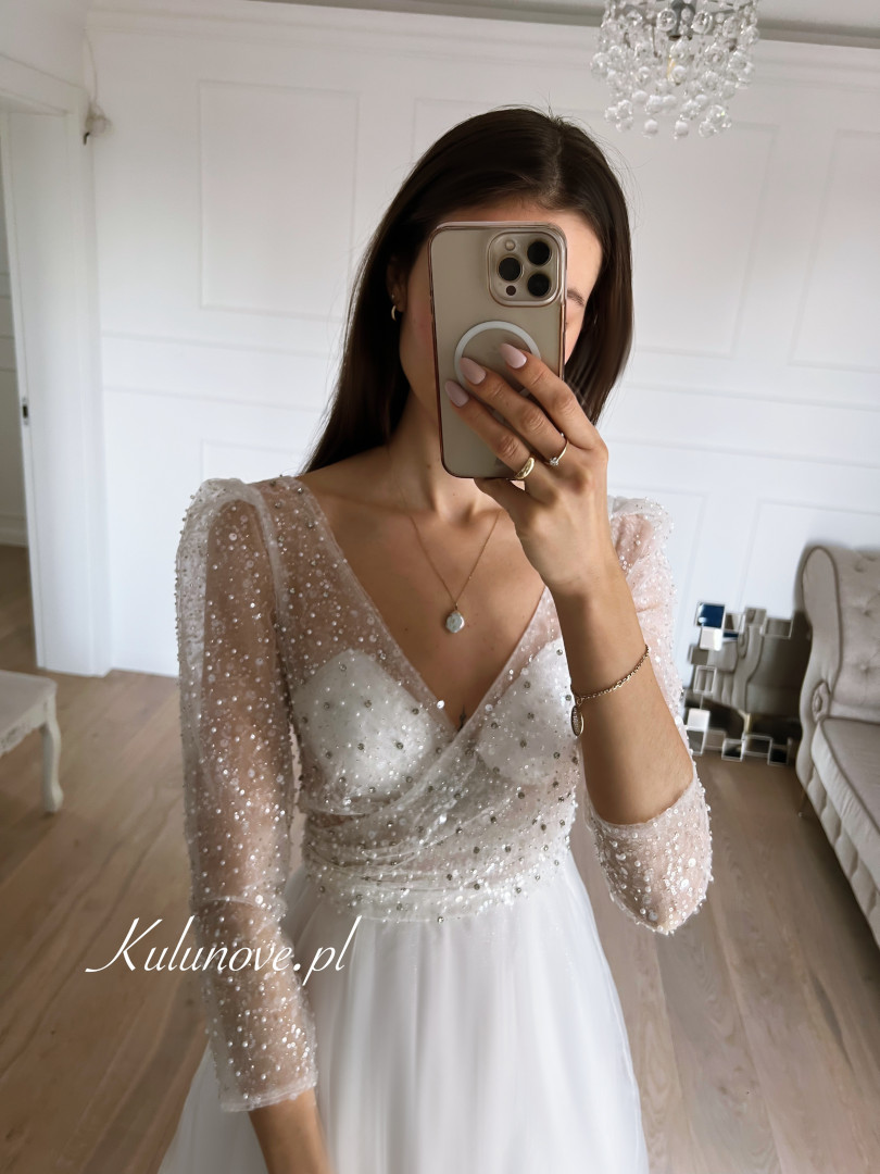 Catherine - glittering wedding dress with glamour sleeves - Kulunove image 3