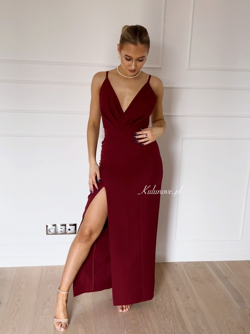 Andrea - long burgundy dress with thin straps - Kulunove image 3