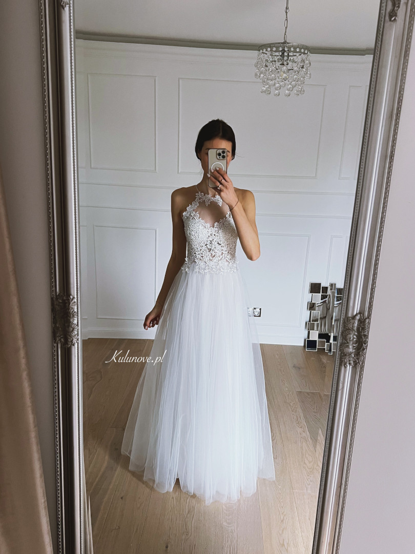 Berta - princess wedding dress with tulle skirt and lace corset - Kulunove image 2