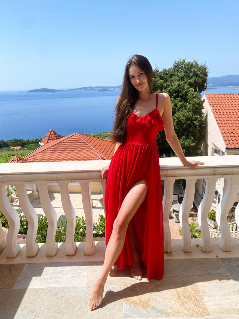 Ornelia - long chiffon red spangled dress with frills - Kulunove image 1