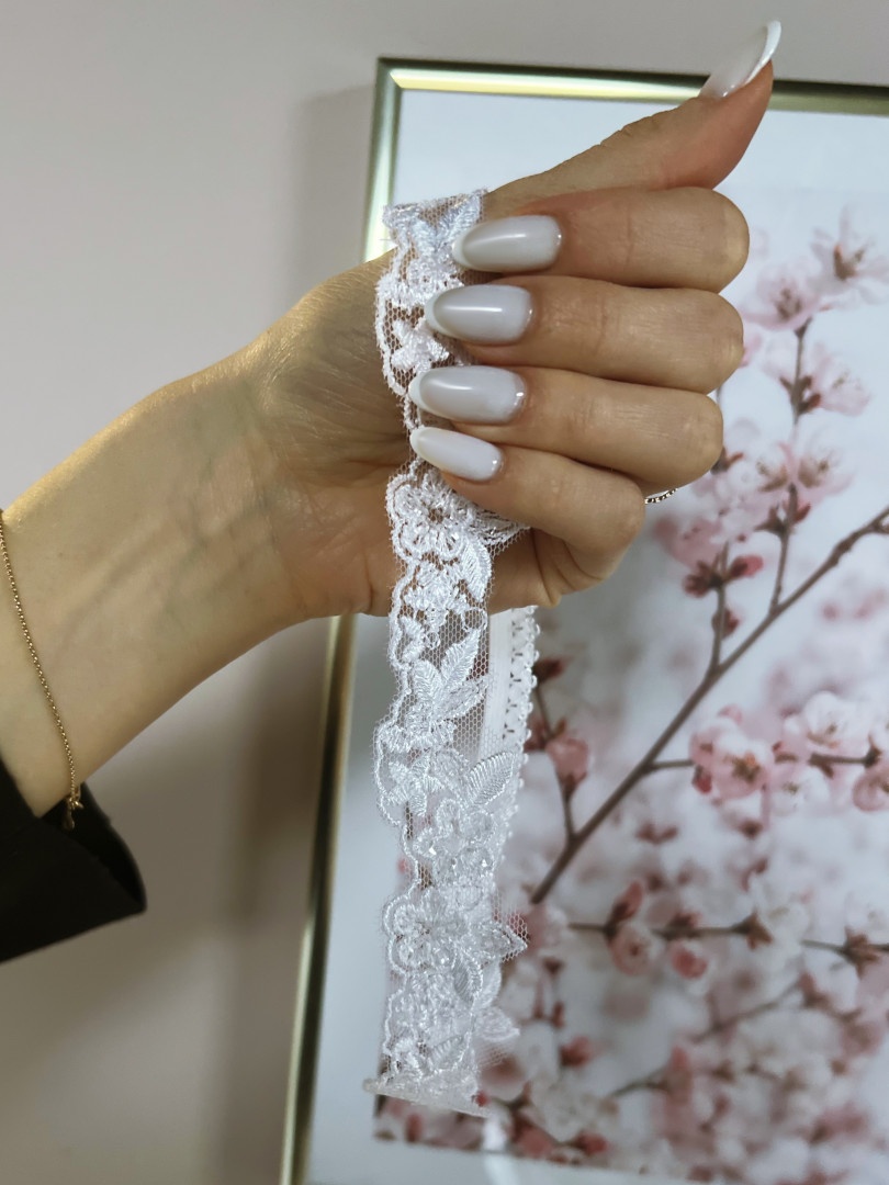 White delicate lace garter #8 - Kulunove image 4