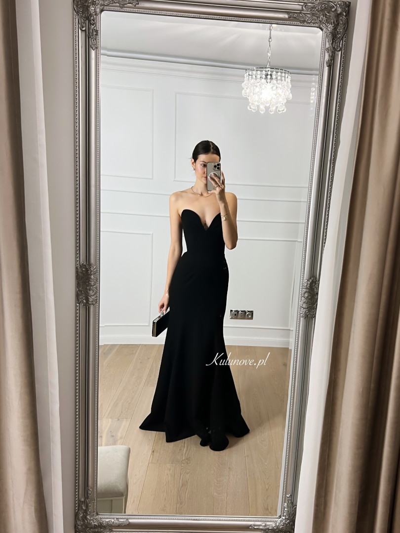 Hailey - black long fishnet cut corset dress with deep neckline - Kulunove image 4