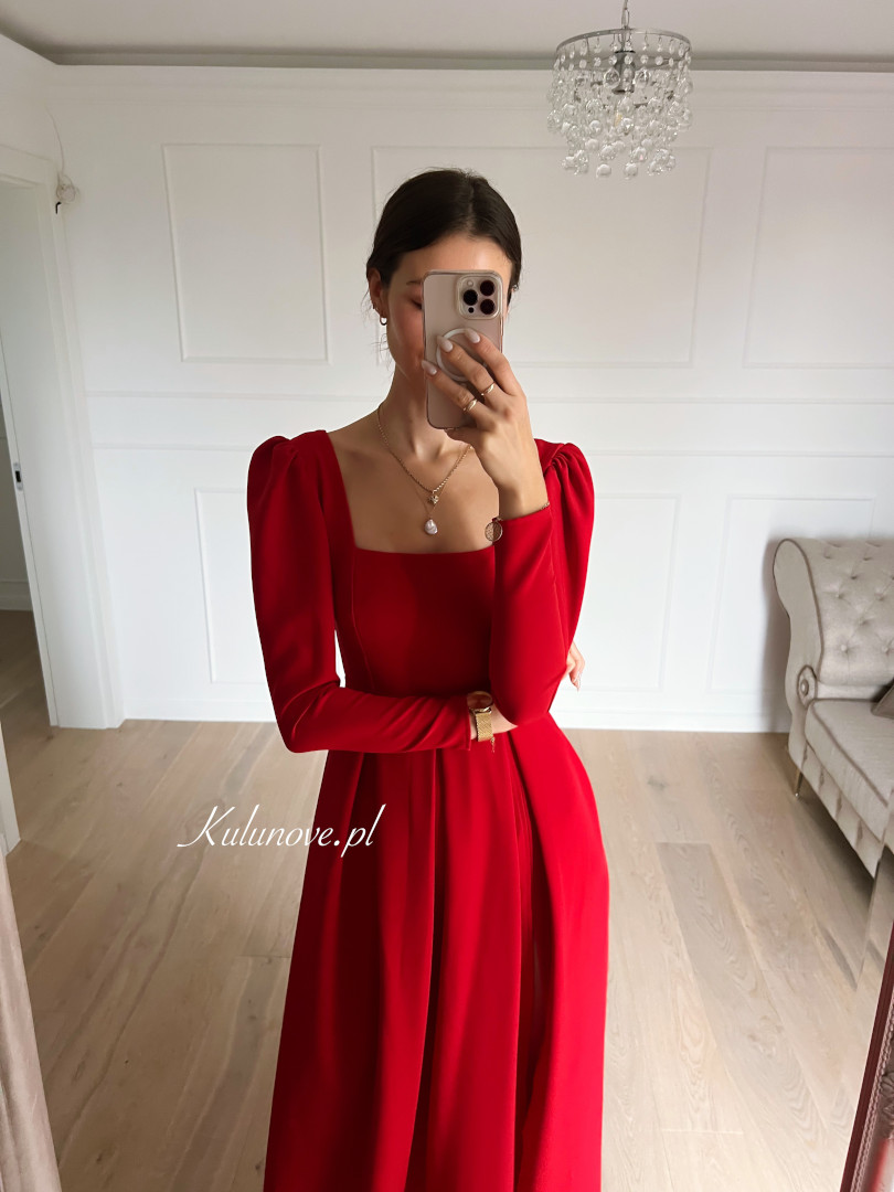 Bonita - red long sleeve maxi dress with caro neckline - Kulunove image 3