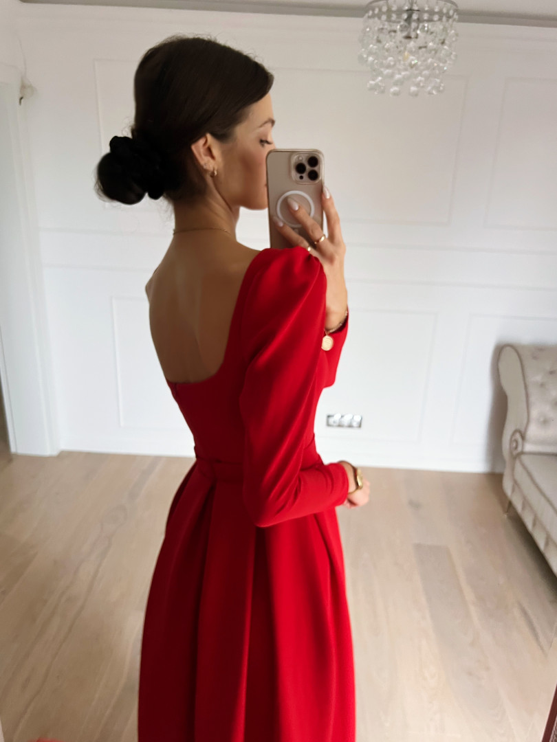 Bonita - red long sleeve maxi dress with caro neckline - Kulunove image 4