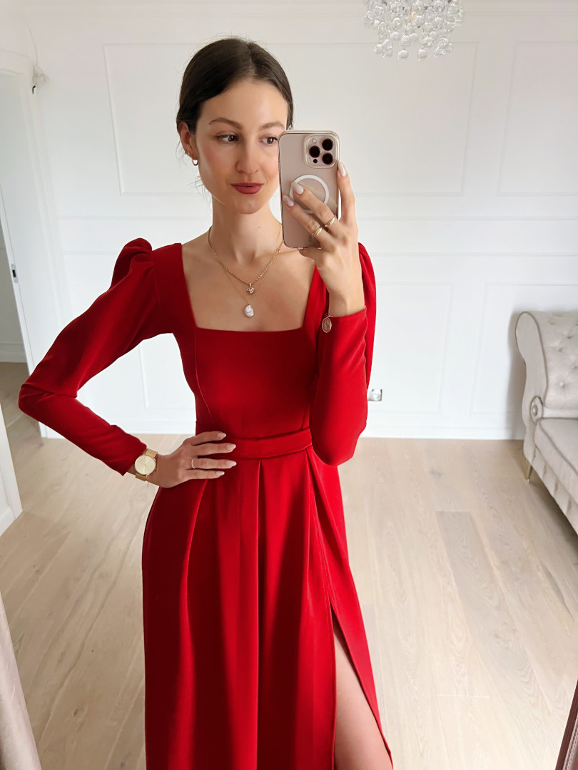 Bonita - red long sleeve maxi dress with caro neckline - Kulunove image 2