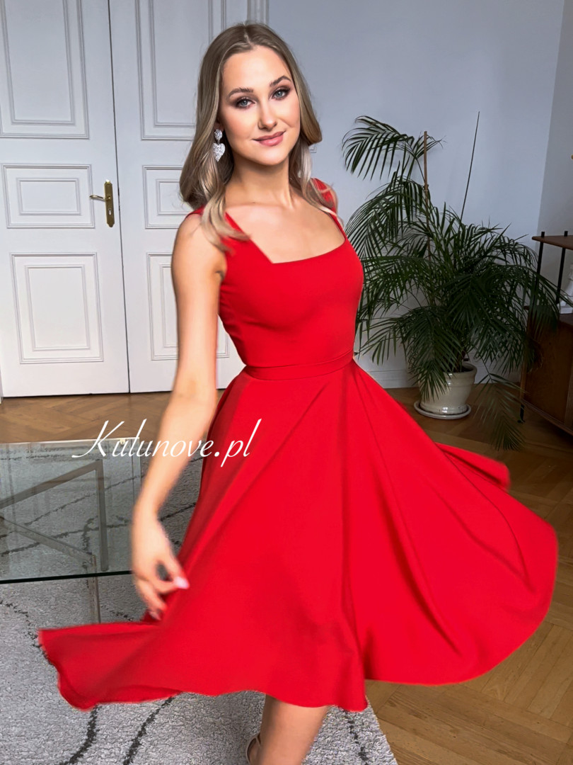 Karlie midi red - flared midi dress with karo neckline - Kulunove image 2