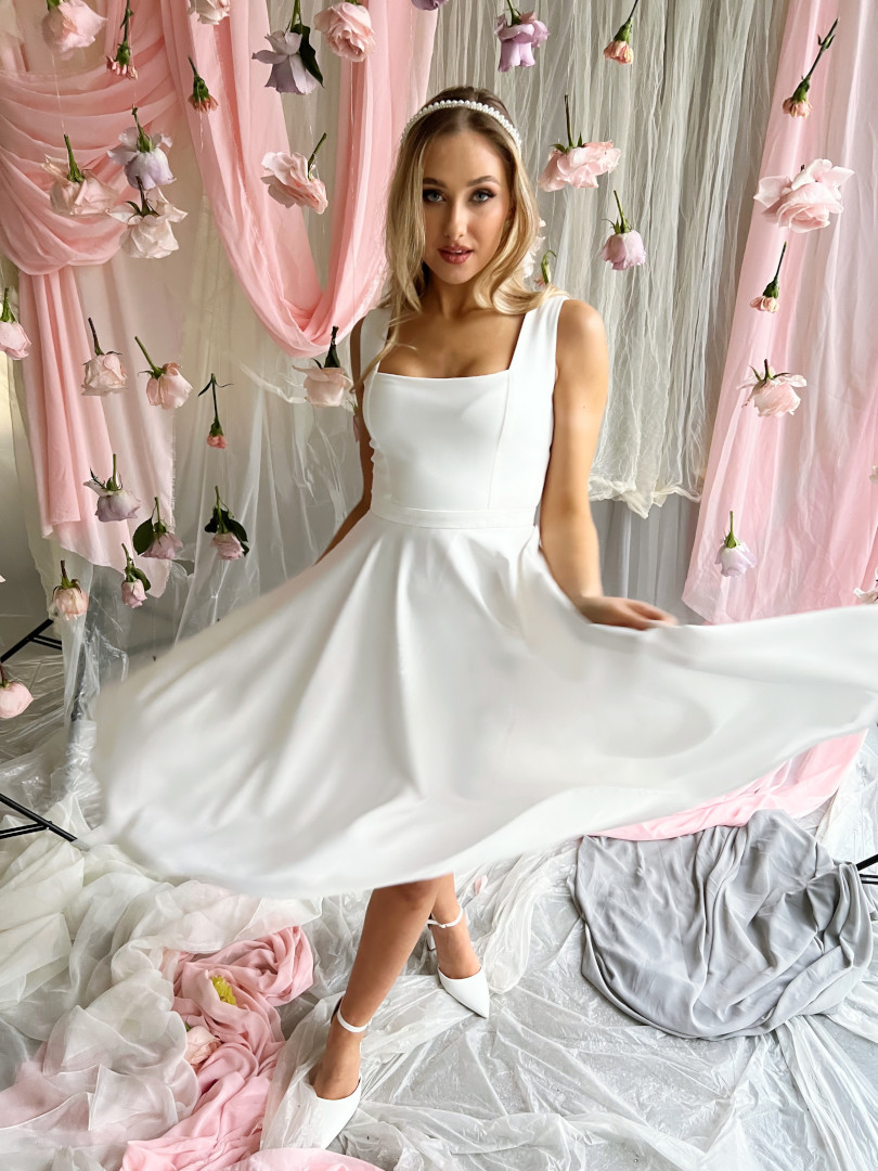 Karlie midi - ecru medium length dress with wide straps - Kulunove image 4