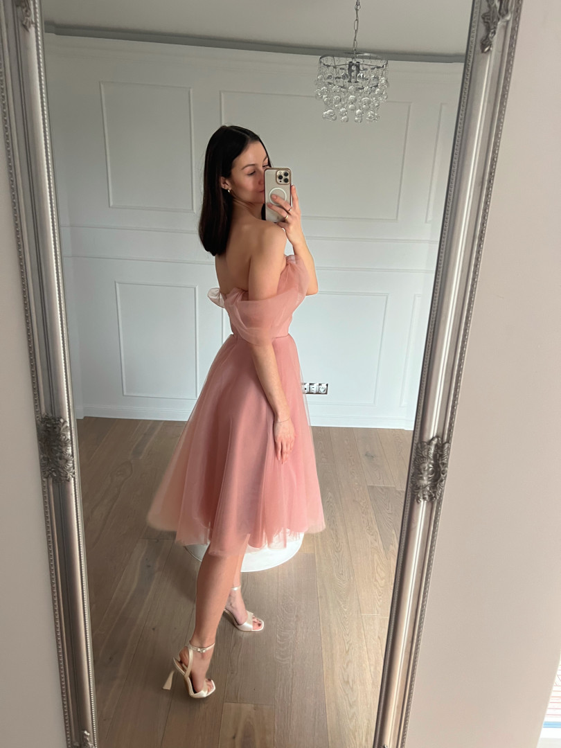 Selena - light pink tulle midi dress with falling sleeves - Kulunove image 3