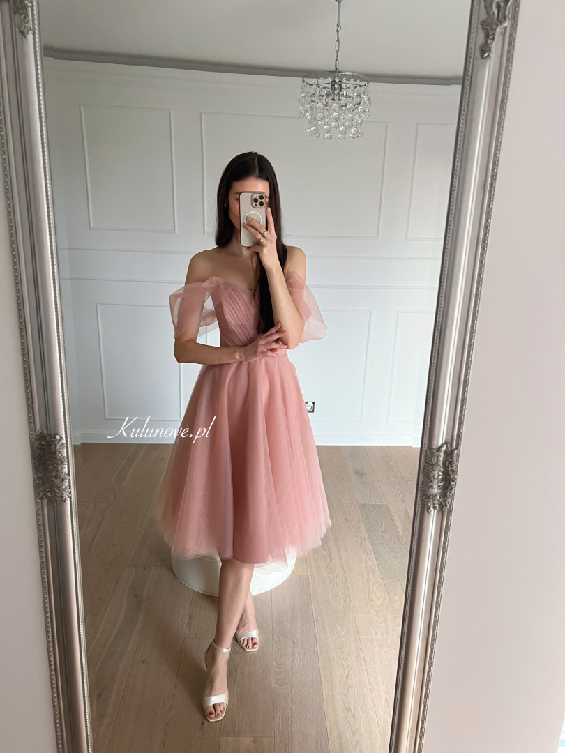 Selena - light pink tulle midi dress with falling sleeves - Kulunove image 2