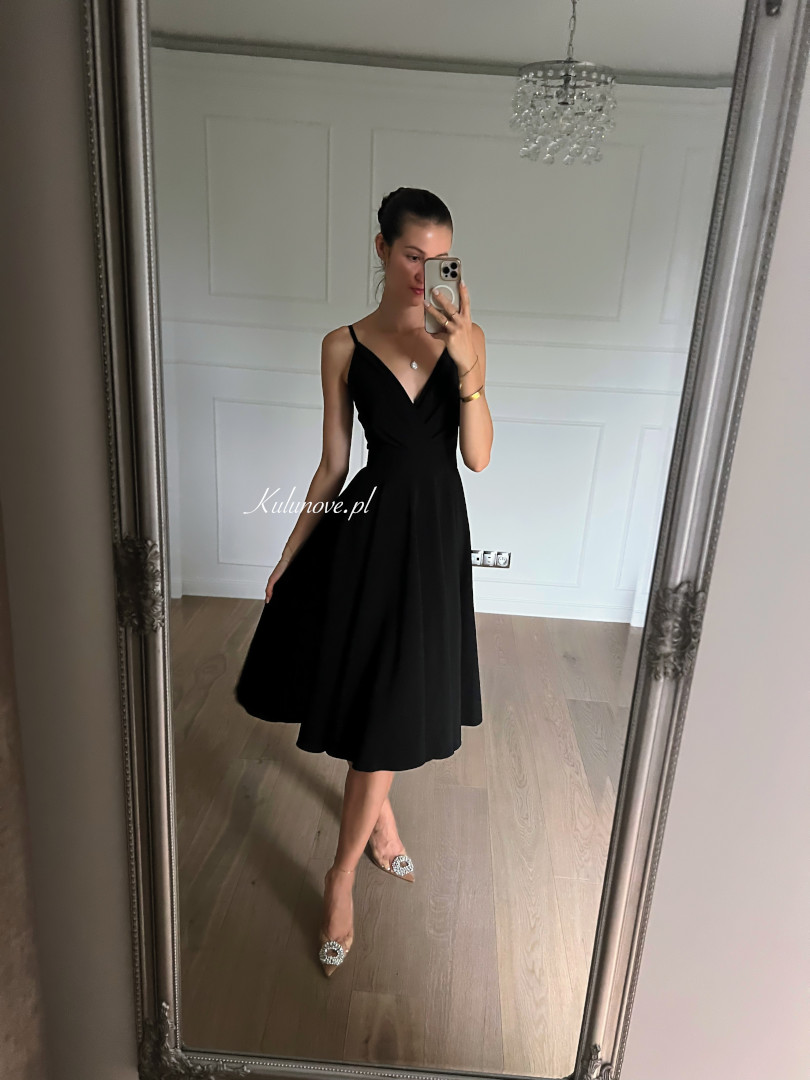 aElisabeth midi - black elegant strapless midi dress perfect for a dresser - Kulunove image 4